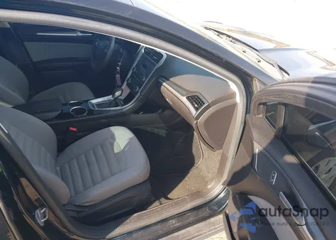 2014 Ford Fusion S z USA, uszkodzony, nr VIN 3FA6P0G7XER109572